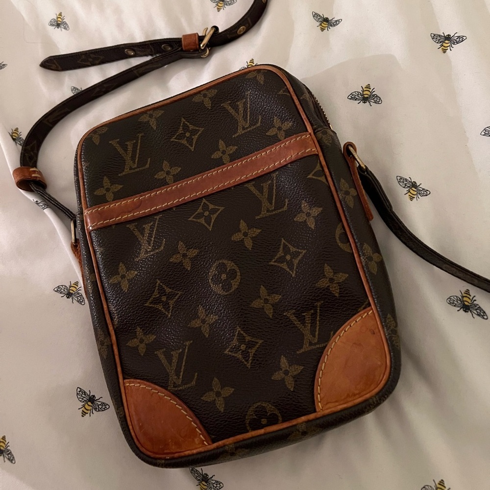 Vintage Louis Vuitton Danube Crossbody. Monogram LV Canvas with Vachetta trim.